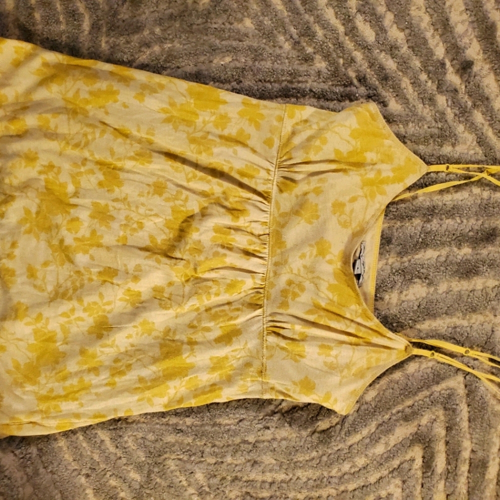 American Eagle tanks top size med